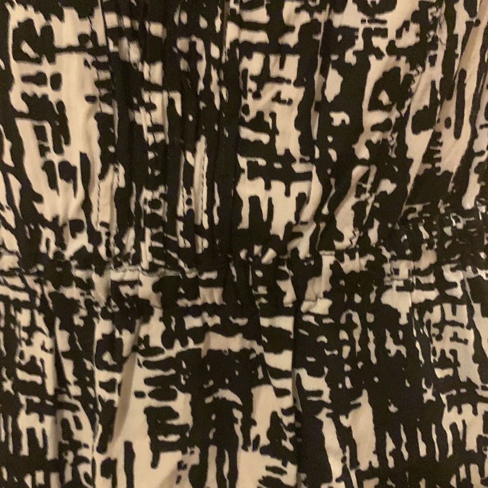 🎉 FOREVER 21 Black White Mesh Abstract Dress, size S - Picture 4 of 6